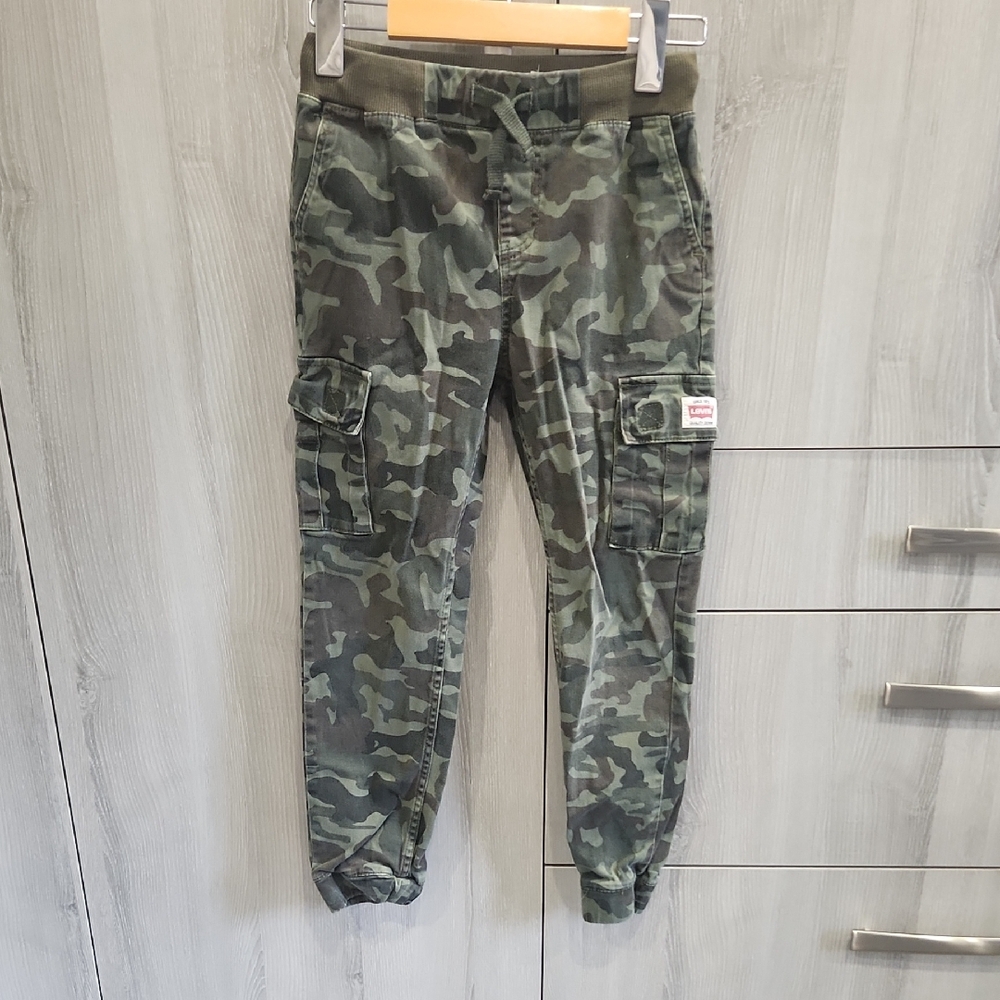 Levi's Camouflage Cargo Pants, Kids Medium (8-10)
